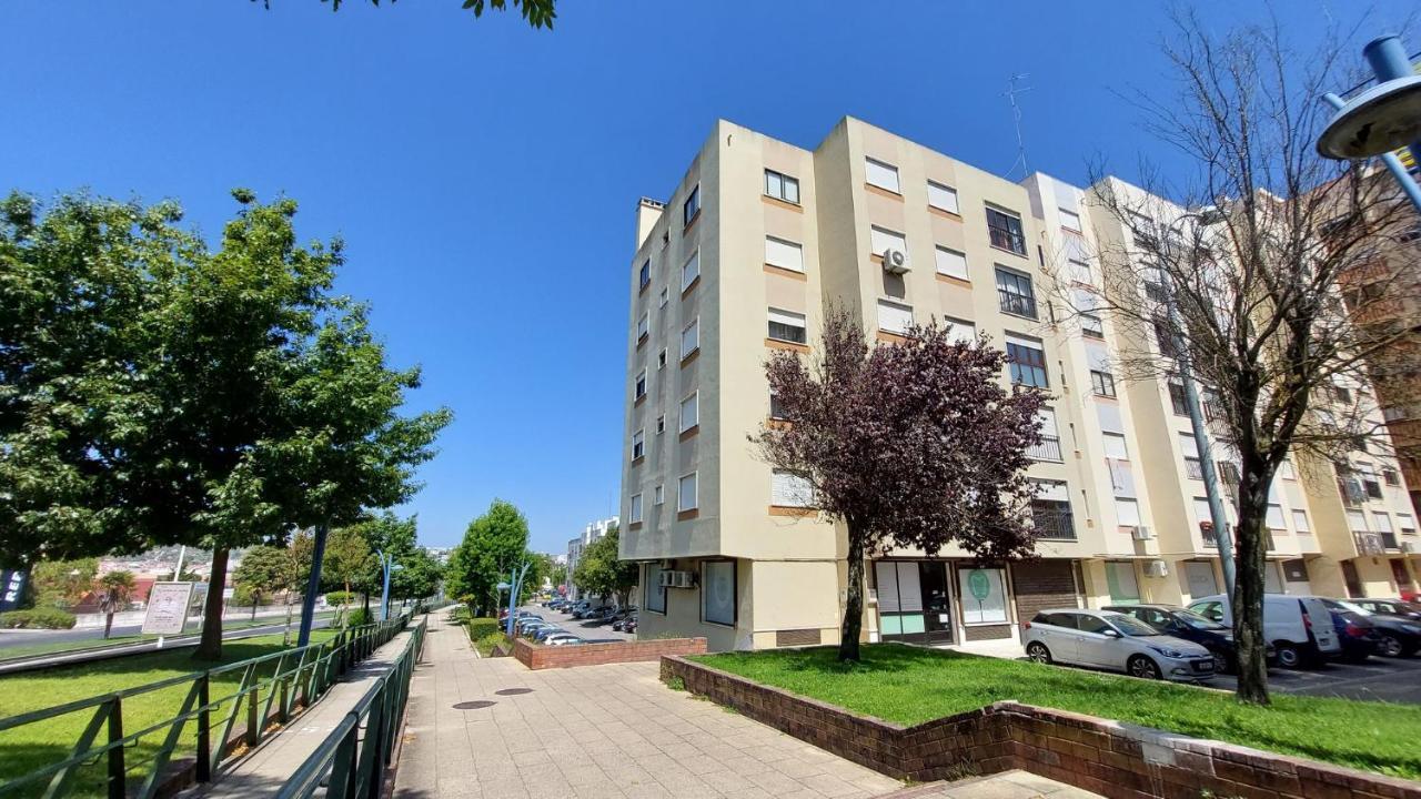 Апартаменты Enjoy Lisbon Cascais Sintra 1200 Metres To Metro Blue Line Sintra Rail Line Free Parking Амадора Экстерьер фото