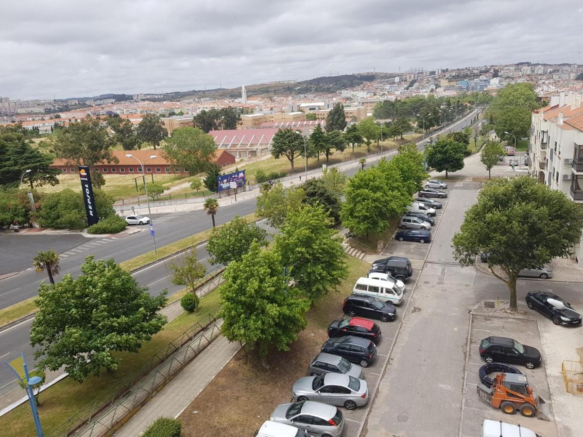 Апартаменты Enjoy Lisbon Cascais Sintra 1200 Metres To Metro Blue Line Sintra Rail Line Free Parking Амадора Экстерьер фото