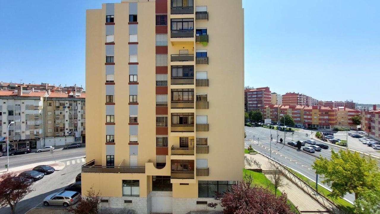 Апартаменты Enjoy Lisbon Cascais Sintra 1200 Metres To Metro Blue Line Sintra Rail Line Free Parking Амадора Экстерьер фото