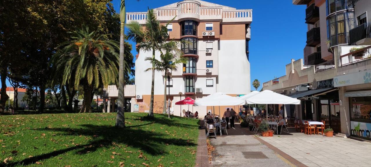 Апартаменты Enjoy Lisbon Cascais Sintra 1200 Metres To Metro Blue Line Sintra Rail Line Free Parking Амадора Экстерьер фото