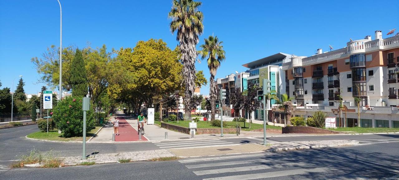 Апартаменты Enjoy Lisbon Cascais Sintra 1200 Metres To Metro Blue Line Sintra Rail Line Free Parking Амадора Экстерьер фото