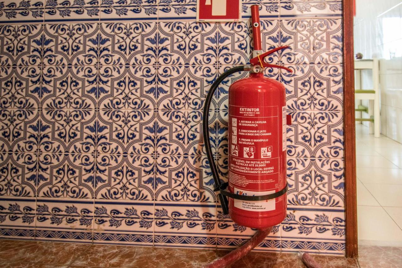 Апартаменты Enjoy Lisbon Cascais Sintra 1200 Metres To Metro Blue Line Sintra Rail Line Free Parking Амадора Экстерьер фото